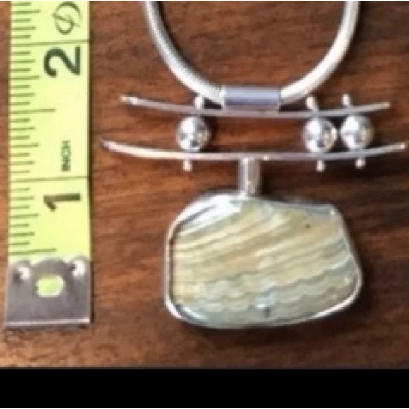 Artisan made Sterling Silver & Agate Pendant - Picture 3 of 3